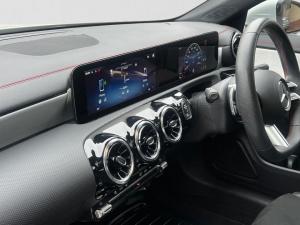 Mercedes-Benz CLA CLA220d Progressive - Image 12