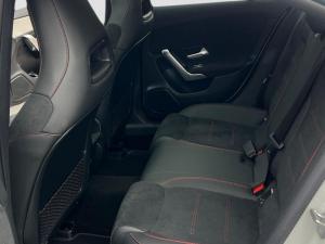 Mercedes-Benz CLA CLA220d Progressive - Image 15