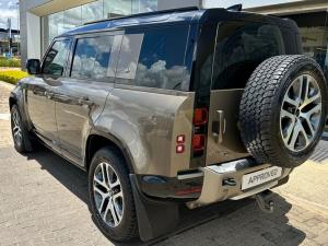 Land Rover Defender 110 D300 X-Dynamic HSE - Image 2