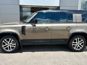Land Rover Defender 110 D300 X-Dynamic HSE - Image 4