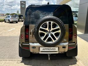 Land Rover Defender 110 D300 X-Dynamic HSE - Image 5