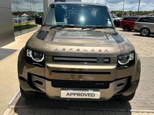 Land Rover Defender 110 D300 X-Dynamic HSE - Image 6
