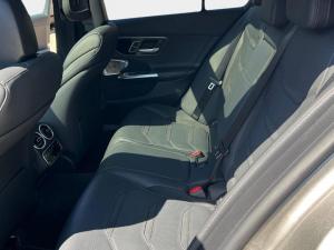 Mercedes-Benz C-Class C43 - Image 15