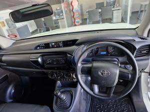 Toyota Hilux 2.0 single cab S (aircon) - Image 6