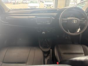 Toyota Hilux 2.4GD S (aircon) - Image 6