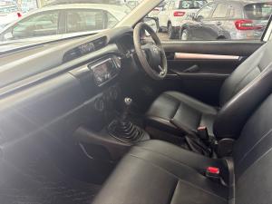 Toyota Hilux 2.4GD S (aircon) - Image 7