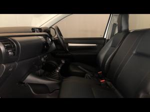 Toyota Hilux 2.0 single cab S (aircon) - Image 7