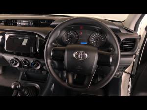 Toyota Hilux 2.0 single cab S (aircon) - Image 8
