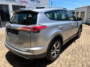 Toyota RAV4 2.0 GX auto - Image 2