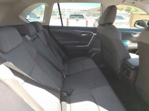 Toyota RAV4 2.0 GX auto - Image 18