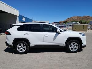 Toyota RAV4 2.0 GX auto - Image 3