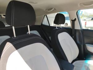 Hyundai Venue 1.2 Premium - Image 17