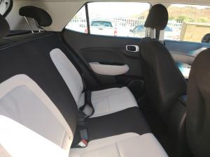 Hyundai Venue 1.2 Premium - Image 18