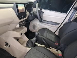 Renault Triber 1.0 Evolution - Image 7