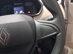 Renault Triber 1.0 Evolution - Image 10