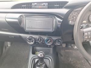 Toyota Hilux 2.4GD-6 4x4 SRX - Image 13