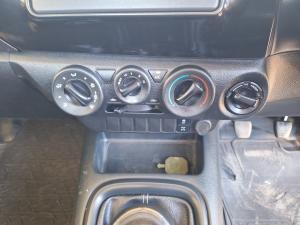 Toyota Hilux 2.4GD-6 4x4 SRX - Image 14