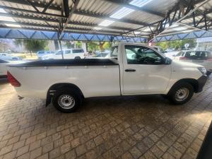 Toyota Hilux 2.4GD single cab S (aircon) - Image 3