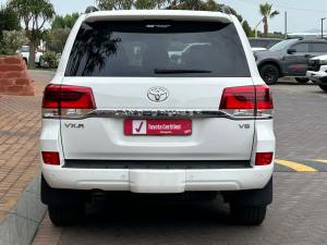 Toyota Land Cruiser 200 4.5D-4D V8 VX-R - Image 5