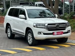 Toyota Land Cruiser 200 4.5D-4D V8 VX-R - Image 1