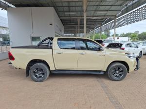 Toyota Hilux 2.8GD-6 double cab Raider auto - Image 3