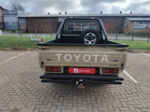 Toyota Land Cruiser 79 4.5D-4D V8 single cab LX 70th Anniversary - Image 5