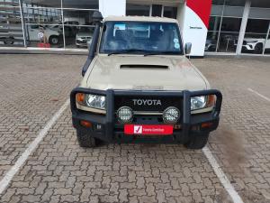 Toyota Land Cruiser 79 4.5D-4D V8 single cab LX 70th Anniversary - Image 4