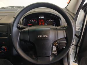 Isuzu D-Max Gen 6 250c single cab Fleetside - Image 8