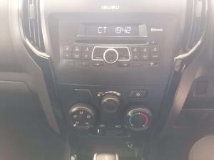 Isuzu D-MAX 250 HO X-RIDER automatic D/C - Image 17