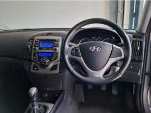 Hyundai i30 1.6 GLS - Image 12