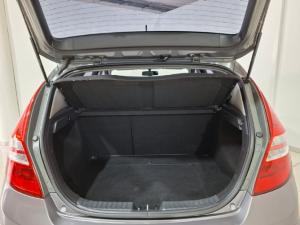 Hyundai i30 1.6 GLS - Image 5