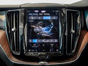 Volvo XC60 B5 AWD Plus Bright - Image 19