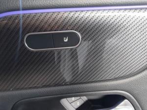 Mercedes-Benz GLB GLB220d 4Matic Progressive - Image 12