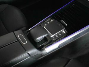 Mercedes-Benz GLB GLB220d 4Matic Progressive - Image 12