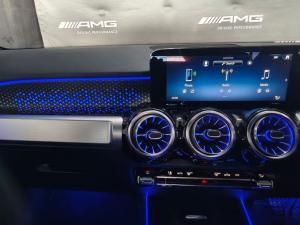 Mercedes-Benz GLB GLB220d 4Matic Progressive - Image 12
