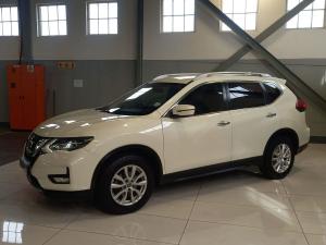 Nissan X-Trail 2.5 4x4 Acenta Tech - Image 4
