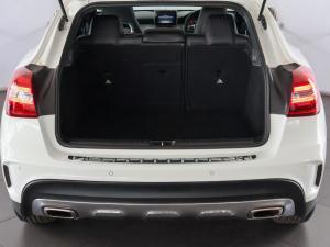 Mercedes-Benz GLA GLA200 - Image 14