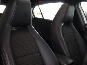Mercedes-Benz GLA GLA200 - Image 19