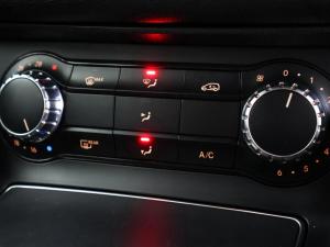 Mercedes-Benz GLA GLA200 - Image 27