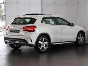Mercedes-Benz GLA GLA200 - Image 9