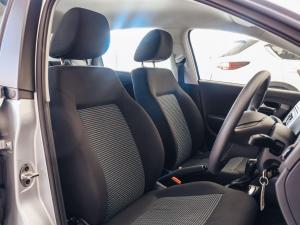 Volkswagen Polo Vivo hatch 1.6 Comfortline auto - Image 12