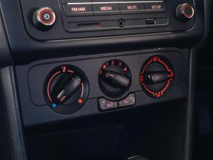 Volkswagen Polo Vivo hatch 1.6 Comfortline auto - Image 18