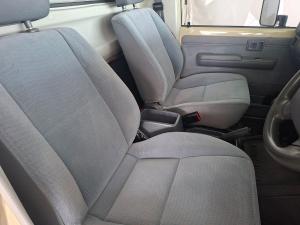 Toyota Land Cruiser 79 4.5D-4D LX V8 single cab - Image 14