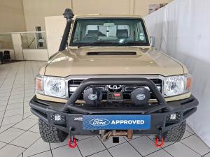 Toyota Land Cruiser 79 4.5D-4D LX V8 single cab - Image 2