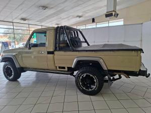 Toyota Land Cruiser 79 4.5D-4D LX V8 single cab - Image 8