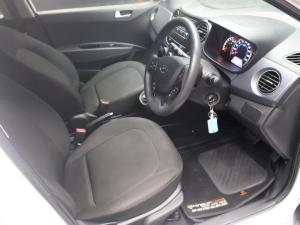 Hyundai Grand i10 1.0 Motion auto - Image 10
