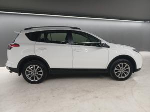Toyota RAV4 2.0 GX - Image 3