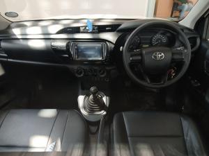 Toyota Hilux 2.0 single cab S - Image 6