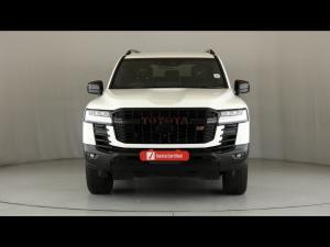 Toyota Land Cruiser 300 3.3D GR-Sport - Image 4