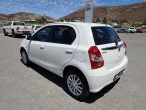 Toyota Etios hatch 1.5 Sprint - Image 18
